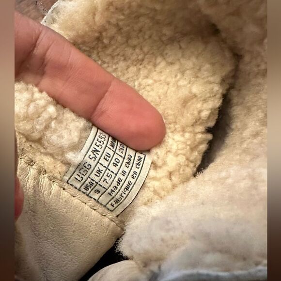 Ugg boots size 9  - Picture 9 of 14